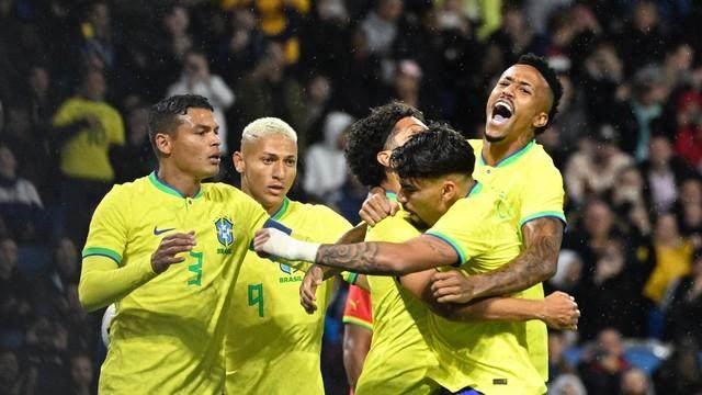 yl23455永利-5大攻击手联袂 内少2次连线鸽子 巴西3比0赢加纳