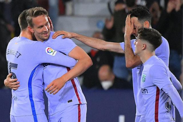 yl23455永利平台-哈维：巴萨仍在争冠行列 德容：走着瞧，皇马必丢分